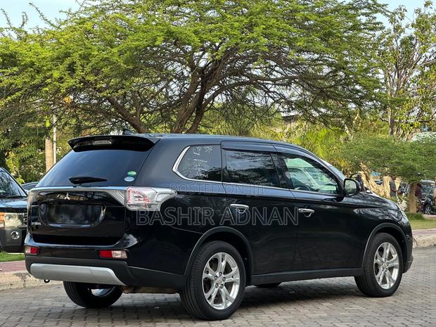 Mitsubishi Outlander 2014 Black