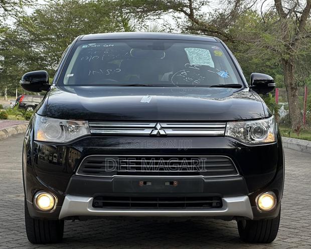 Mitsubishi Outlander 2014 Black