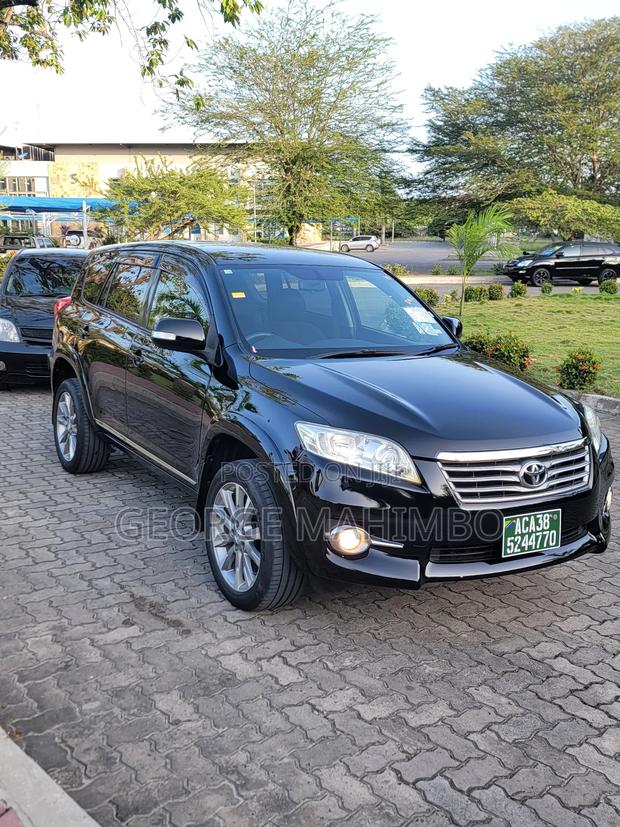 Toyota Vanguard 2012 Black