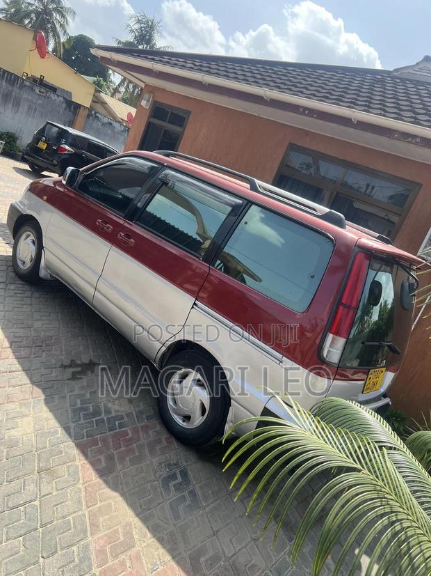 Toyota Noah 2003 Red
