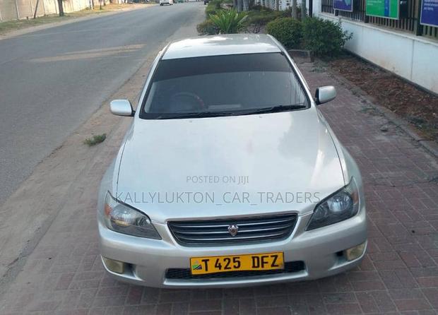 Toyota Altezza 2001 Silver