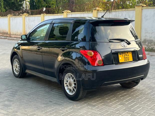 Toyota IST 2004 Black