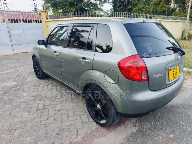 Mazda Verisa 2009 Gray