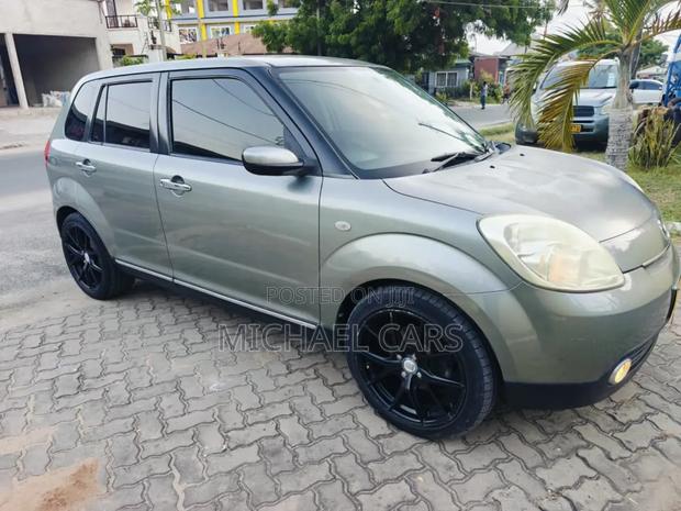 Mazda Verisa 2009 Gray