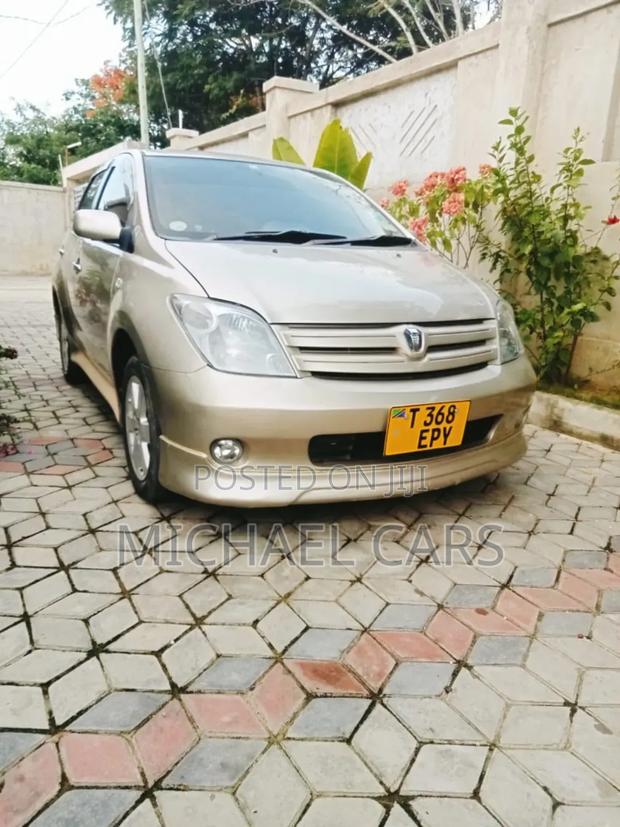 Toyota IST 2005 Beige