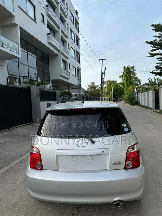 Toyota IST 2007 Silver