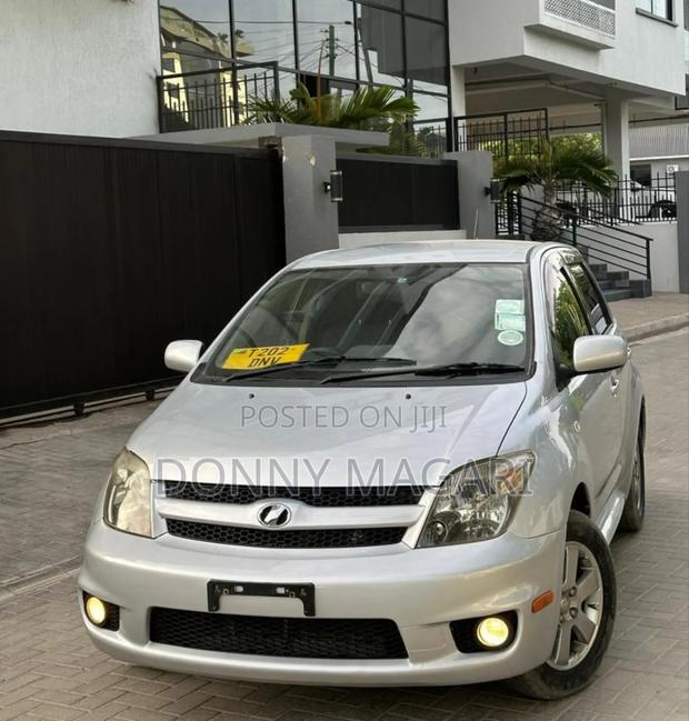 Toyota IST 2007 Silver
