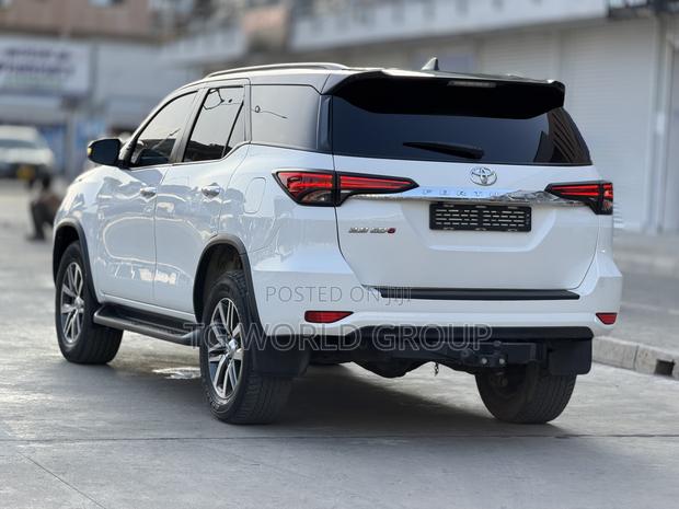Toyota Fortuner 2.8 D RWD 2020 White