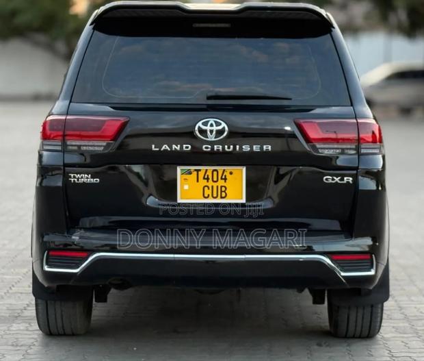 Toyota Land Cruiser 2023 Black
