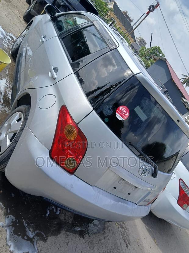 Toyota IST 2004 Silver
