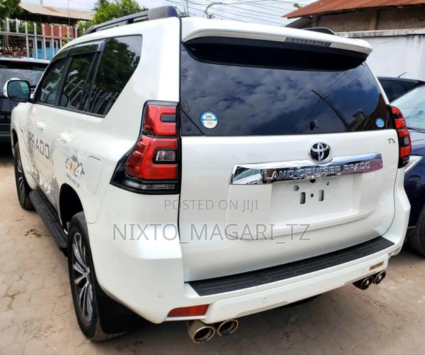 Toyota Land Cruiser Prado 2019 White
