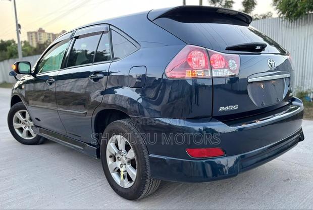 Toyota Harrier 2005 Blue