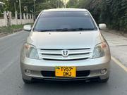 Toyota IST 2005 Gold for sale