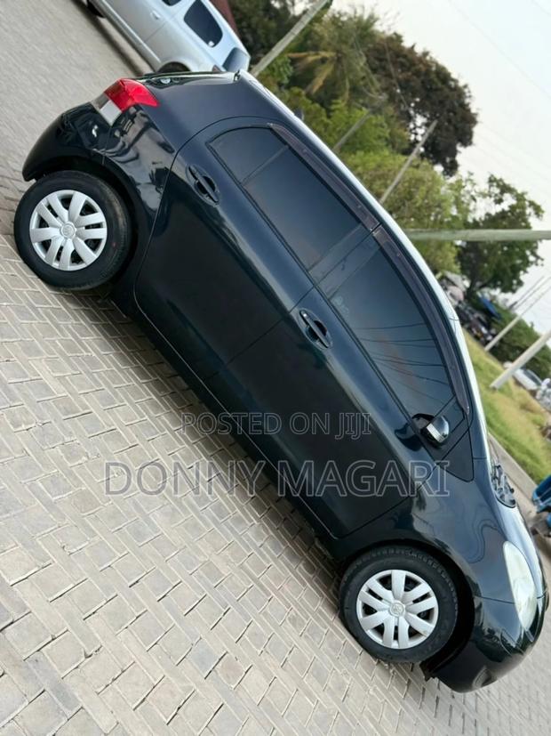 Toyota Vitz 1.5 FWD 3dr 2006 Black