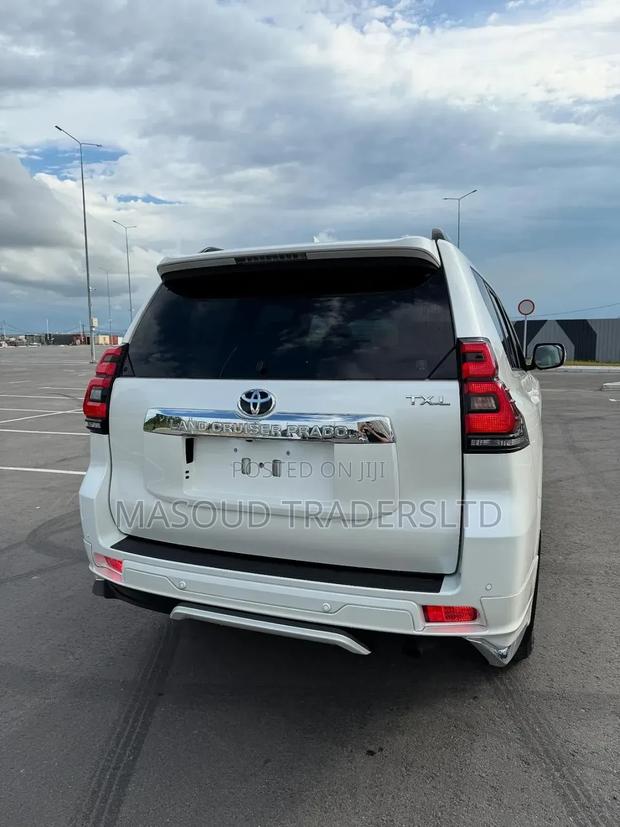 Toyota Land Cruiser Prado 4.0 Petrol TX 2019 White