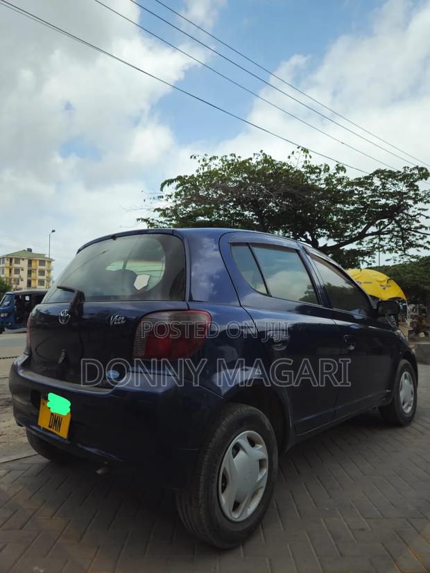 Toyota Vitz 1.0 FWD 5dr 2004 Blue