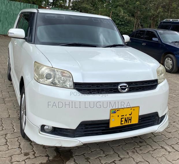 Toyota Corolla Rumion 2009 White