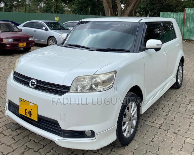 Toyota Corolla Rumion 2009 White