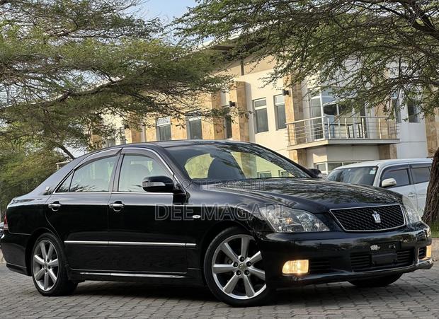 Toyota Crown 2006 Black