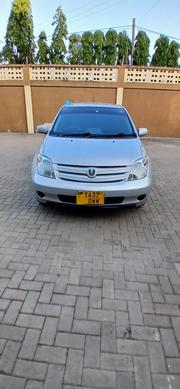 Toyota IST 2004 Silver for sale