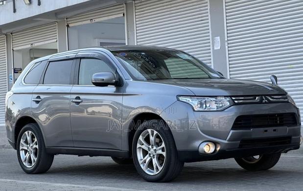 Mitsubishi Outlander 2012 Silver