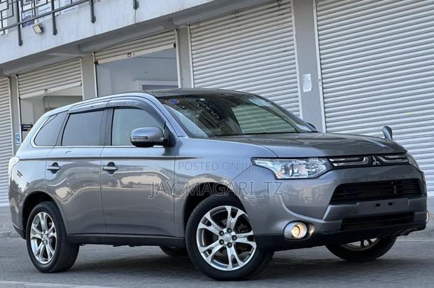 Mitsubishi Outlander 2012 Silver