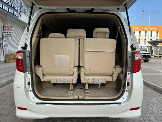 Toyota Alphard 2.4 Petrol AWD 2009 White