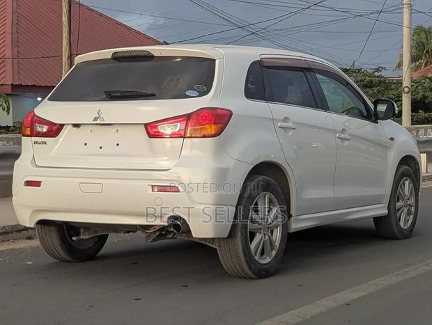 Mitsubishi RVR 2010 White
