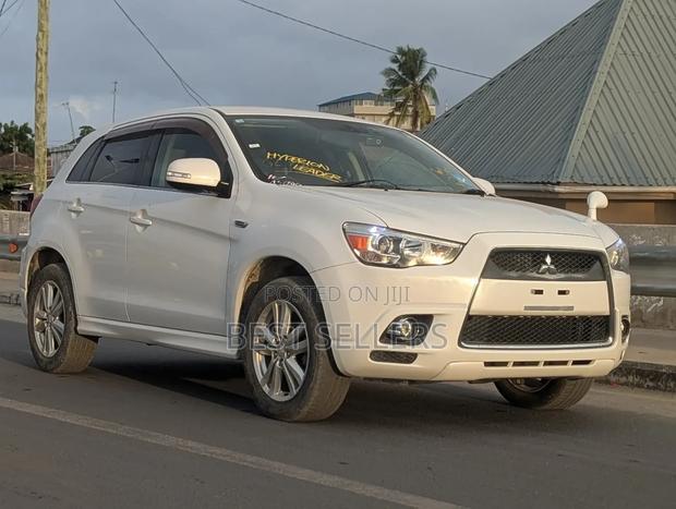 Mitsubishi RVR 2010 White
