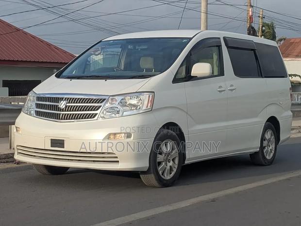 Toyota Alphard 2.4 Petrol AWD 2004 White
