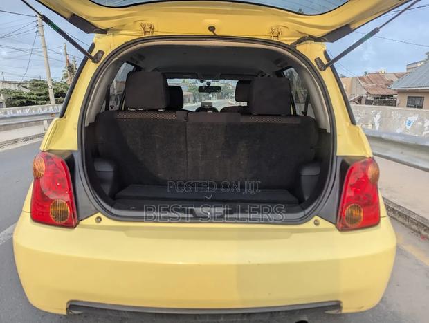 Toyota IST 2003 Yellow