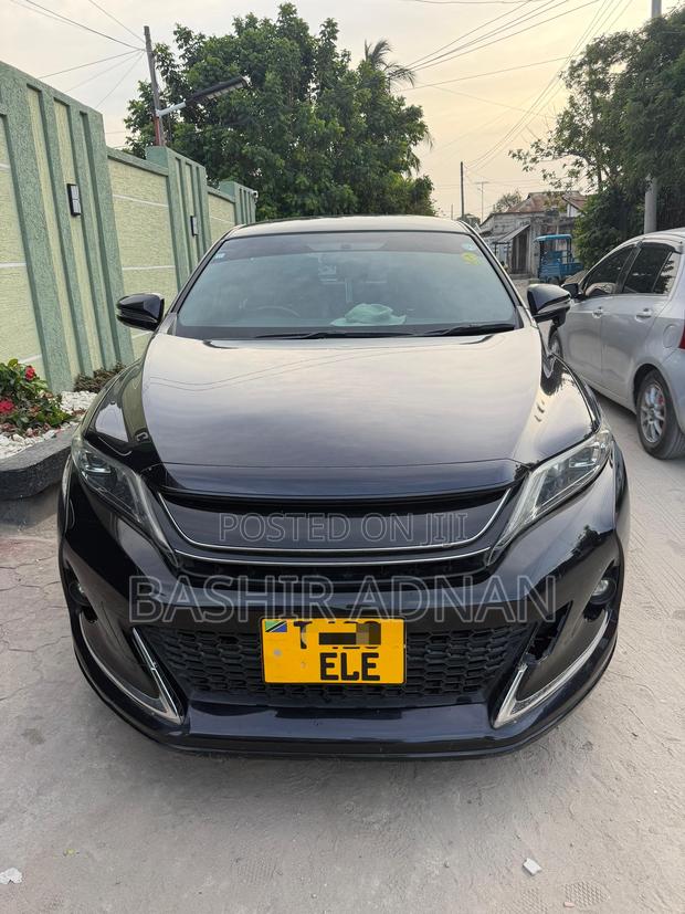 Toyota Harrier 2.0 2015 Black