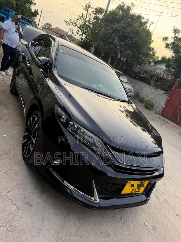 Toyota Harrier 2.0 2015 Black