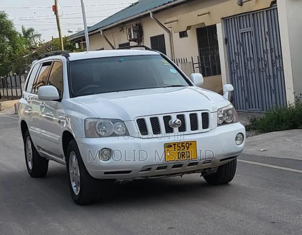 Toyota Kluger 2002 White