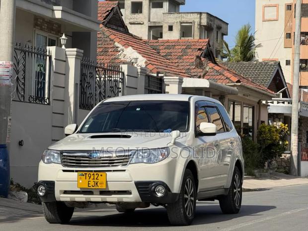 Subaru Forester 2009 White
