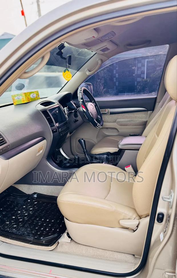 Toyota Land Cruiser Prado 2006 Gold