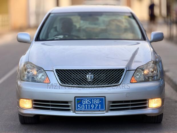 Toyota Crown 2004 Silver
