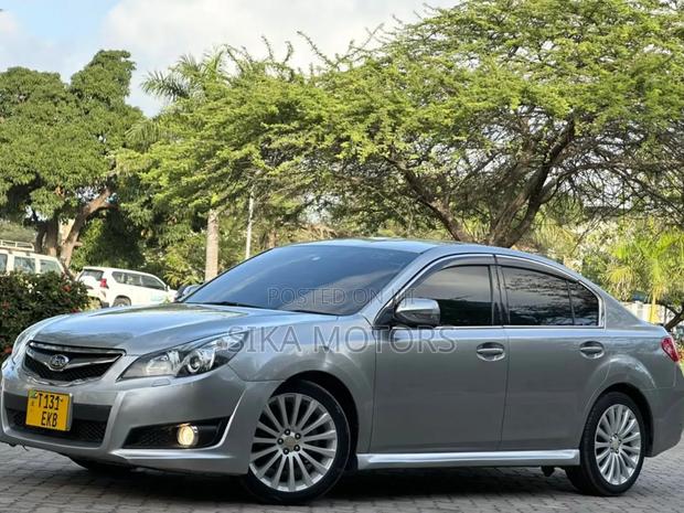 Subaru Legacy 2.0D Sedan 2010 Silver