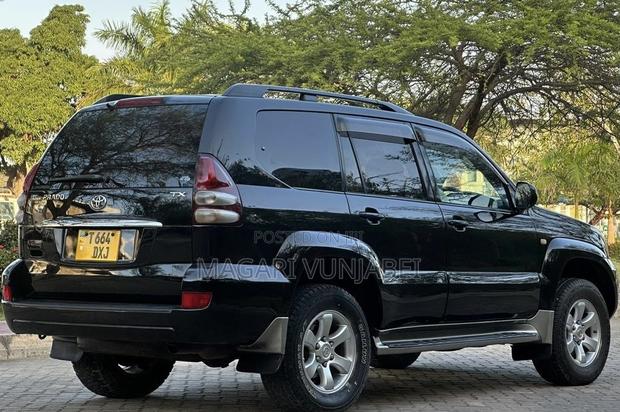 Toyota Land Cruiser Prado 2008 Black