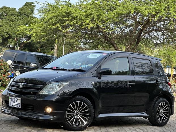 Toyota IST 2004 Black