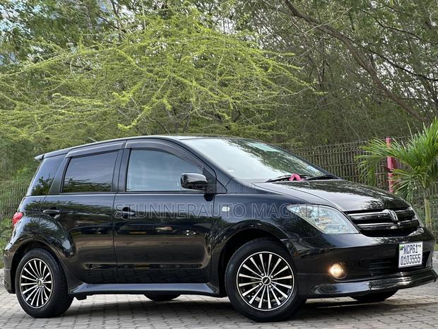Toyota IST 2004 Black