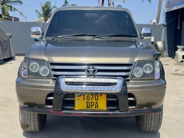 Toyota Land Cruiser Prado 2.7 5dr 2003 Gray