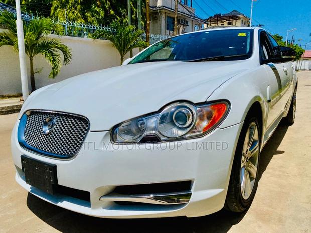 Jaguar XF 2011 White