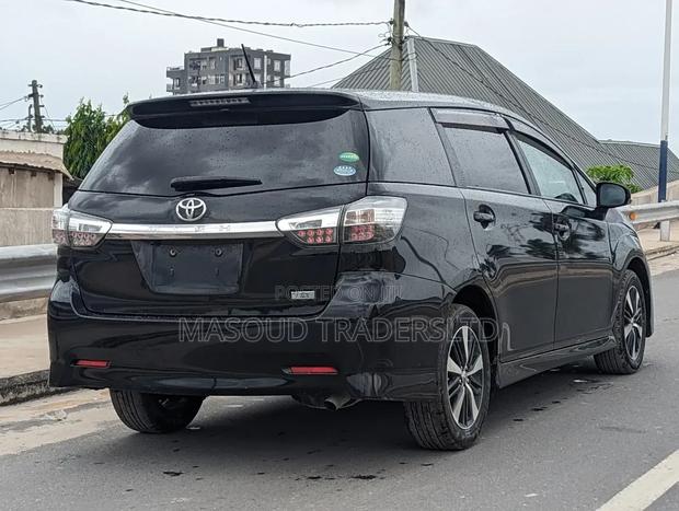 Toyota Wish 2012 Black