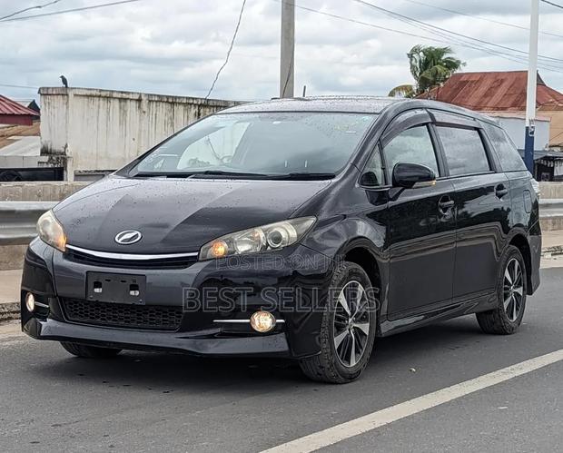 Toyota Wish 2012 Black