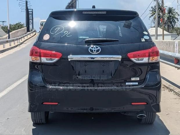 Toyota Wish 2011 Black