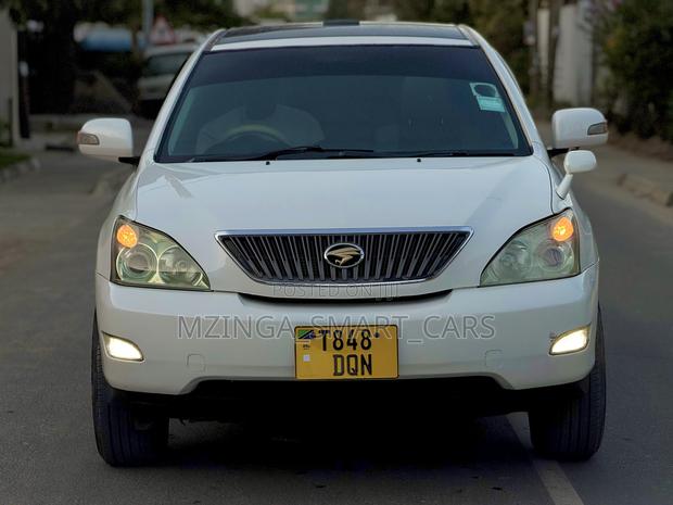 Toyota Harrier 2005 White
