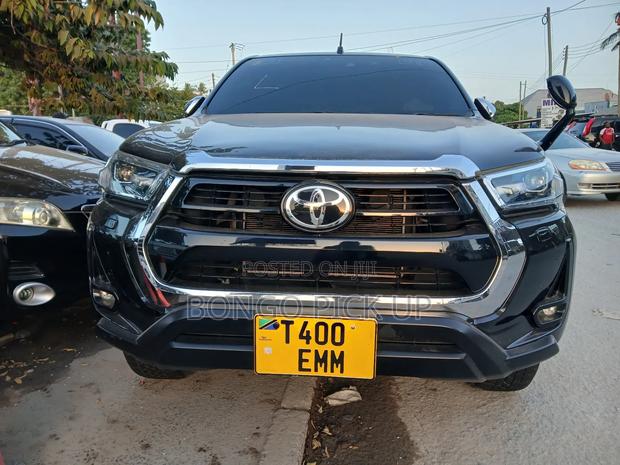 Toyota Hilux 2022 Black