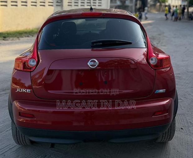 Nissan Juke 2011 Red