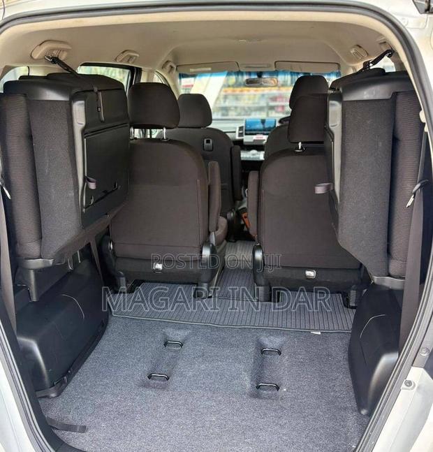 Honda Freed 2013 Silver